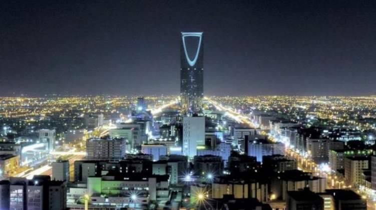 ما هي مكاسب الترخيص للأنشطة التجارية في السعودية بالعمل لمدة 24 ساعة؟