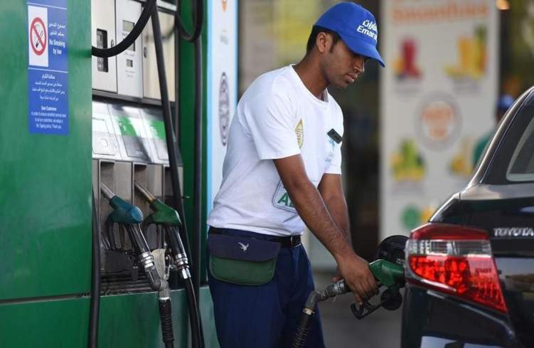تراجع أسعار الوقود في الإمارات