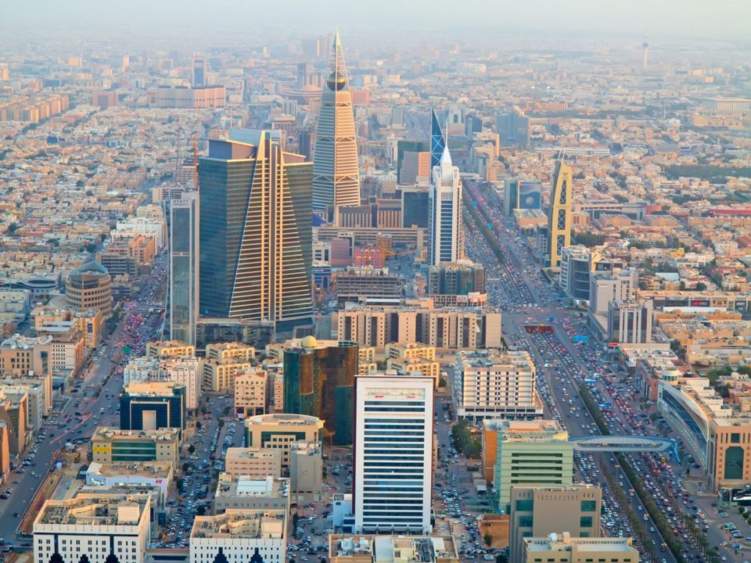 قرار سعودي مهم بشأن رسوم المقابل المالي