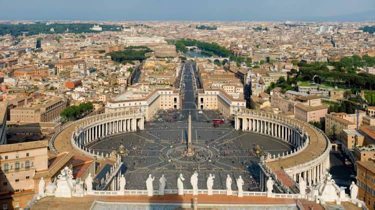 وثائق سرية تؤكد: الفاتيكان على حافة الإفلاس!