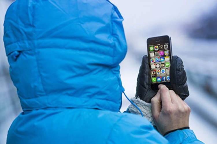 كيف تحافظ على بطارية هاتفك في فصل الشتاء؟