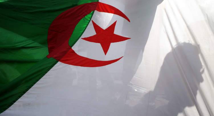الجزائر تستقبل العام الجديد بـ 13 ضريبة
