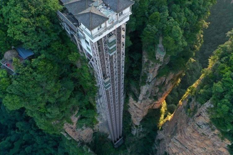 بالصور .. تعرف على أطول مصعد في العالم!