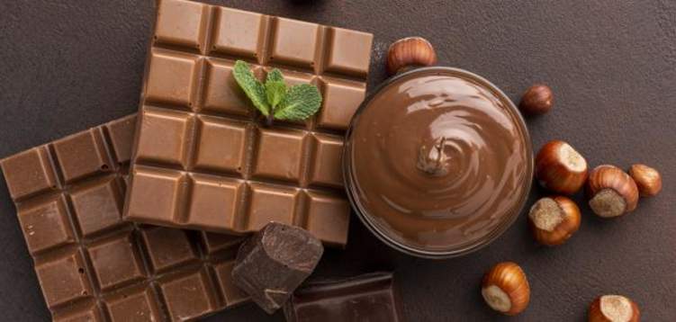 فيما يلي قائمة بالسعرات الحرارية في جميع أنواع الشوكولاتة