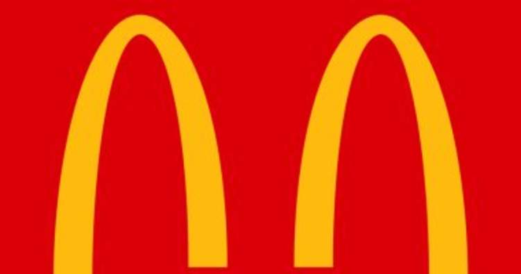 ماكدونالدز تفصل الـ "M" تضامناً مع كورونا