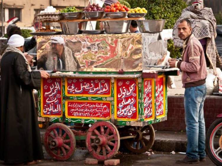 المصريون يودعون "عربات الفول" لأول مره في رمضان