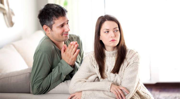 ما فائدة الإعتذار للزوجة؟ وكيف تعتذر؟