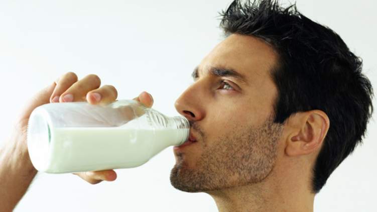 ما لا تعرفه عن فوائد شرب الحليب قبل النوم