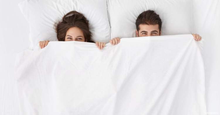 استخدام غطاء واحد يؤرق نومك وحياتك الزوجية