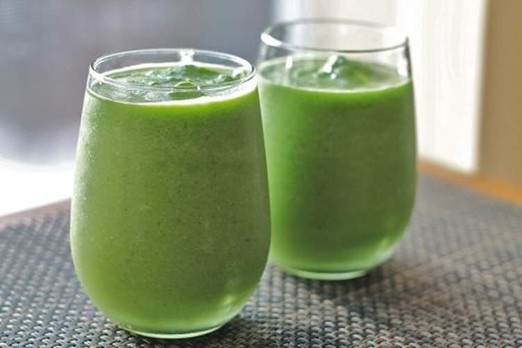 "العصير الأخضر" يخلصك من شحوم البطن دون رياضة