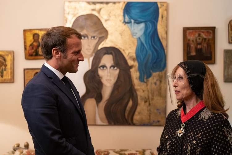 ماذا أهدى ماكرون الفنانة فيروز خلال زيارته لمنزلها؟