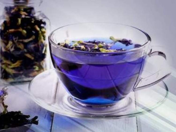 الشاي الأزرق هو الأفضل في عالم المشروبات