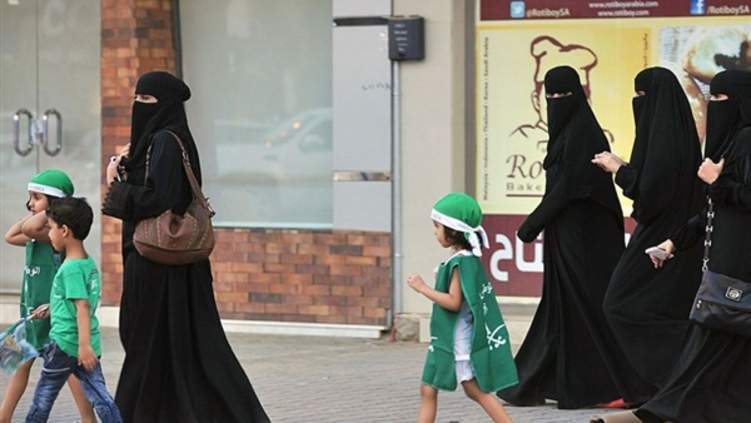 قرارات جديدة بشأن أبناء المواطنات من غير السعودي