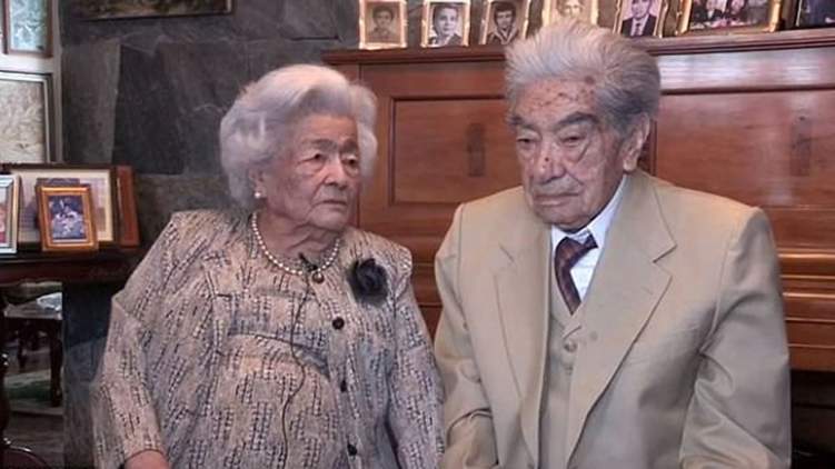 79 سنة حب..الموت يفرق بين أكبر زوجين في العالم
