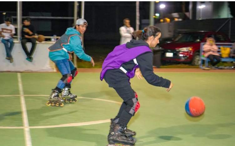 السعودية: تأسيس أول فريق نسائي دولي للتزلج بكرة القدم