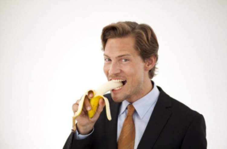 هل تناول الموز على الريق يساعد على حرق الدهون؟