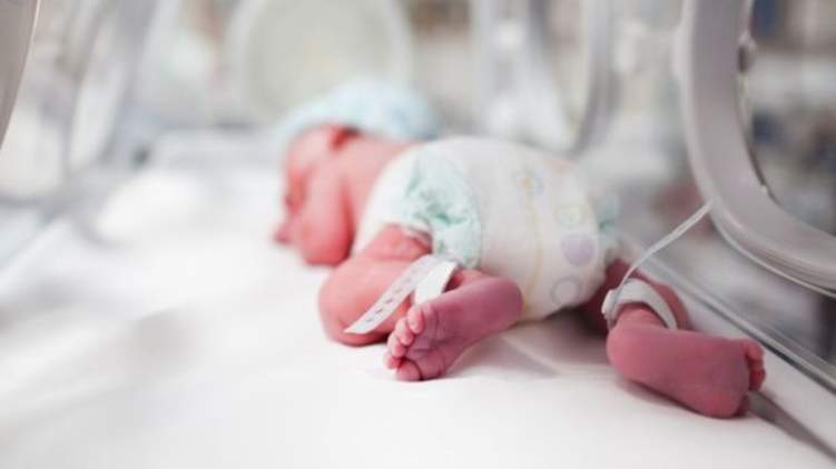 لأول مرة في العالم.. ولادة طفل بثلاثة أعضاء ذكورية!