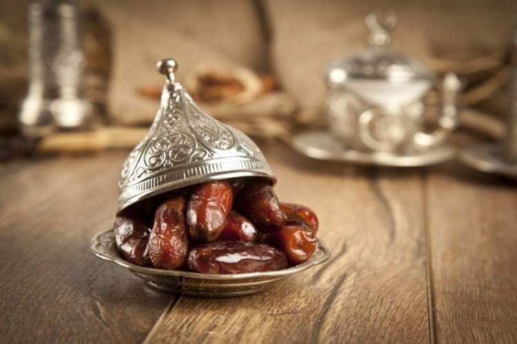 "التمر" في رمضان للتحكم بالشهية وصحة الدماغ