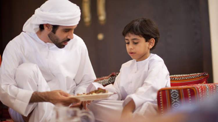 8 عادات علمها لطفلك في رمضان