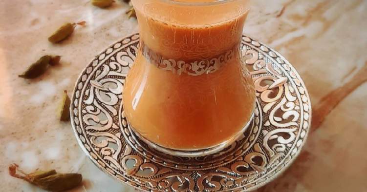 "شاي الكرك" ضيفاً دائماً على السفرة الخليجية.. ما سره؟