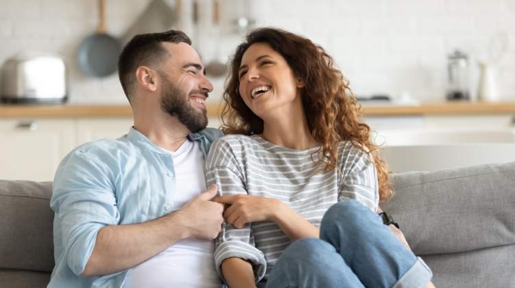 4 علامات تكشف أنك زوج سعيد