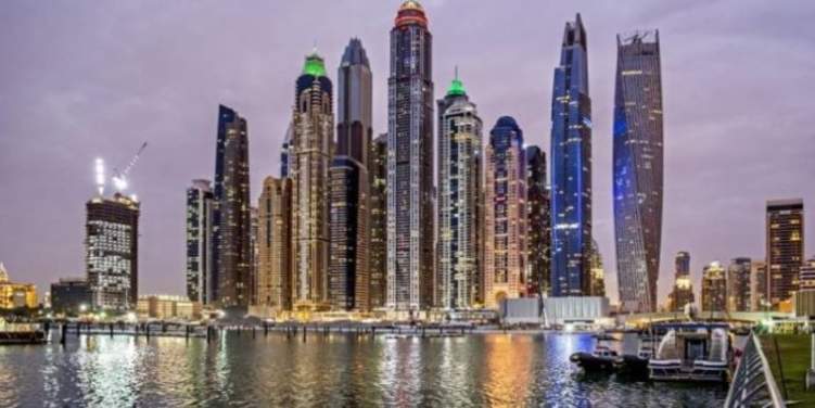 تعديلات جديدة على رسوم الإقامة والتأشيرة في الإمارات