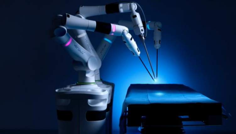 دبي تستخدم أصغر روبوت جراحي في العالم