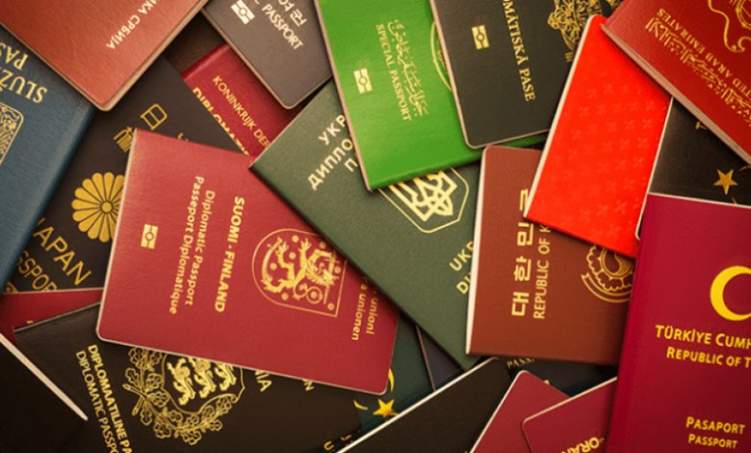 أقوى جوازات السفر حول العالم.. وهذا ترتيب الجواز الإماراتي؟!