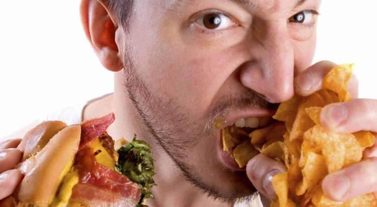 دراسة: الإفراط في تناول الطعام لا يسبب السمنة!