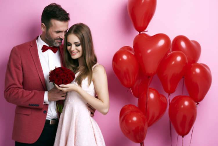 تعلم كيف تستقبل عيد الحب بطريقة رومانسية