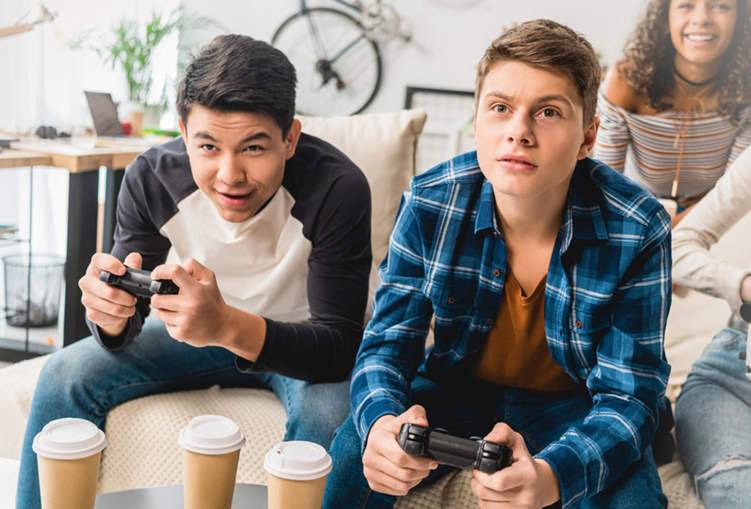 فوائد لا تخطر على البال لألعاب الفيديو على المراهقين.. تعرف عليها