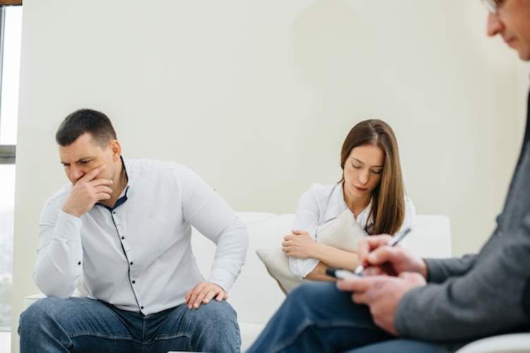 كيف تتأثر نفسية الرجل بعد الطلاق؟