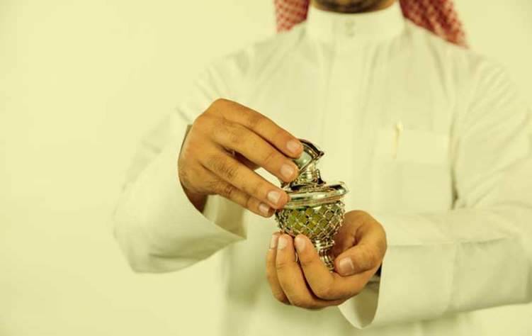 استخداماته وفوائده - أفخم وأفضل عطور دهن العود في السعودية