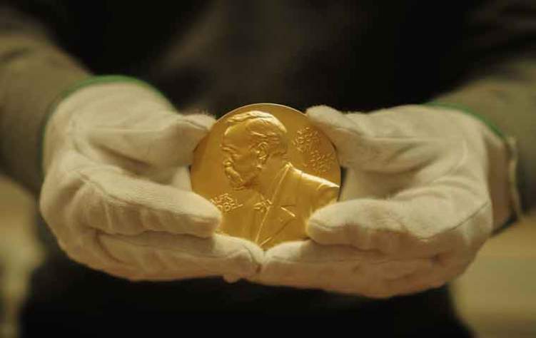 جائزة نوبل - ما يجب معرفته عن الجائزة وفروعها ولمن تُمنح وقيمتها المالية