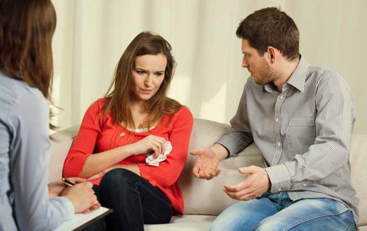 10 علامات تخبرك أن علاقتكما في حاجة لاستشاري علاقات زوجية