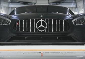 مرسيدس تبث الرعب في قلوب المنافسين بفيديو للشيطانة AMG GT-RR