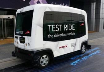 دبي تدشن أول مركبة ذكية تعمل بدون سائق