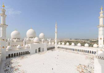 أشهر 9 وجهات سياحية في ابوظبي
