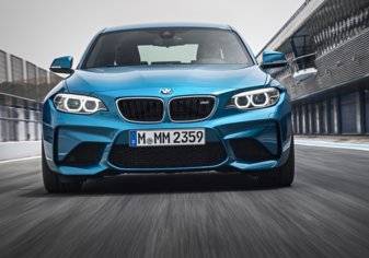 BMW M2 كوبيه الجديدة: رياضية قوية في فئة السيارات صغيرة الحجم