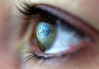 جوجل يعمل علي تقنية لزرع كمبيوتر داخل العين