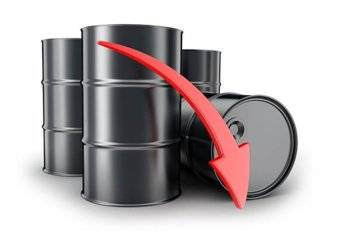 تراجع أسعار النفط بسبب فائض المخزون