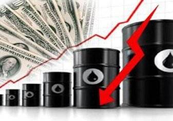 تخمة المعروض .. تؤثر على أسعار النفط بالتراجع