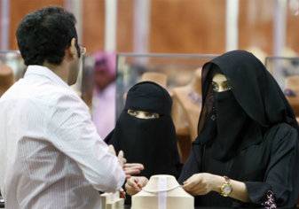 سيدة اعمال سعودية تعلن حاجتها لمساعد/ة  براتب 140 الف دولار.