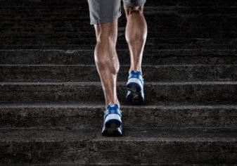 فوائد رياضة الدرج في تخفيف الوزن وبناء العضلات