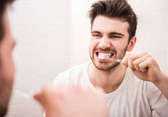 كيف تحافظ على أسنان صحية وتحارب أمراض اللثة