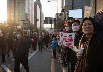 فضيحة فساد مالي تطال رئيسة كوريا الجنوبية واحتجاجات شعبية
