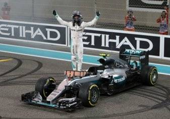 بالصور.. روزبرغ يتوج بطلاً للعالم في فورمولا1 من قلب الإمارات
