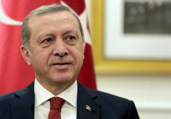 أردوغان للأتراك: لا تحتفظوا بالدولارات «تحت الوسائد»