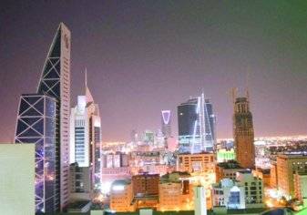 السعودية تمنح 15 شركة أميركية رخصاً تجارية