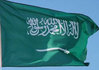 السعودية تعيد بدلات موظفيها